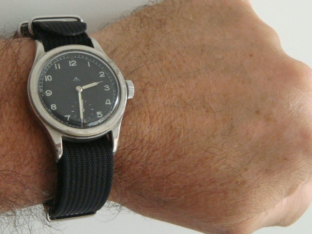 Record Dirty Dozen Military issue WWW WW2 vintage watch sterile dial full srvice