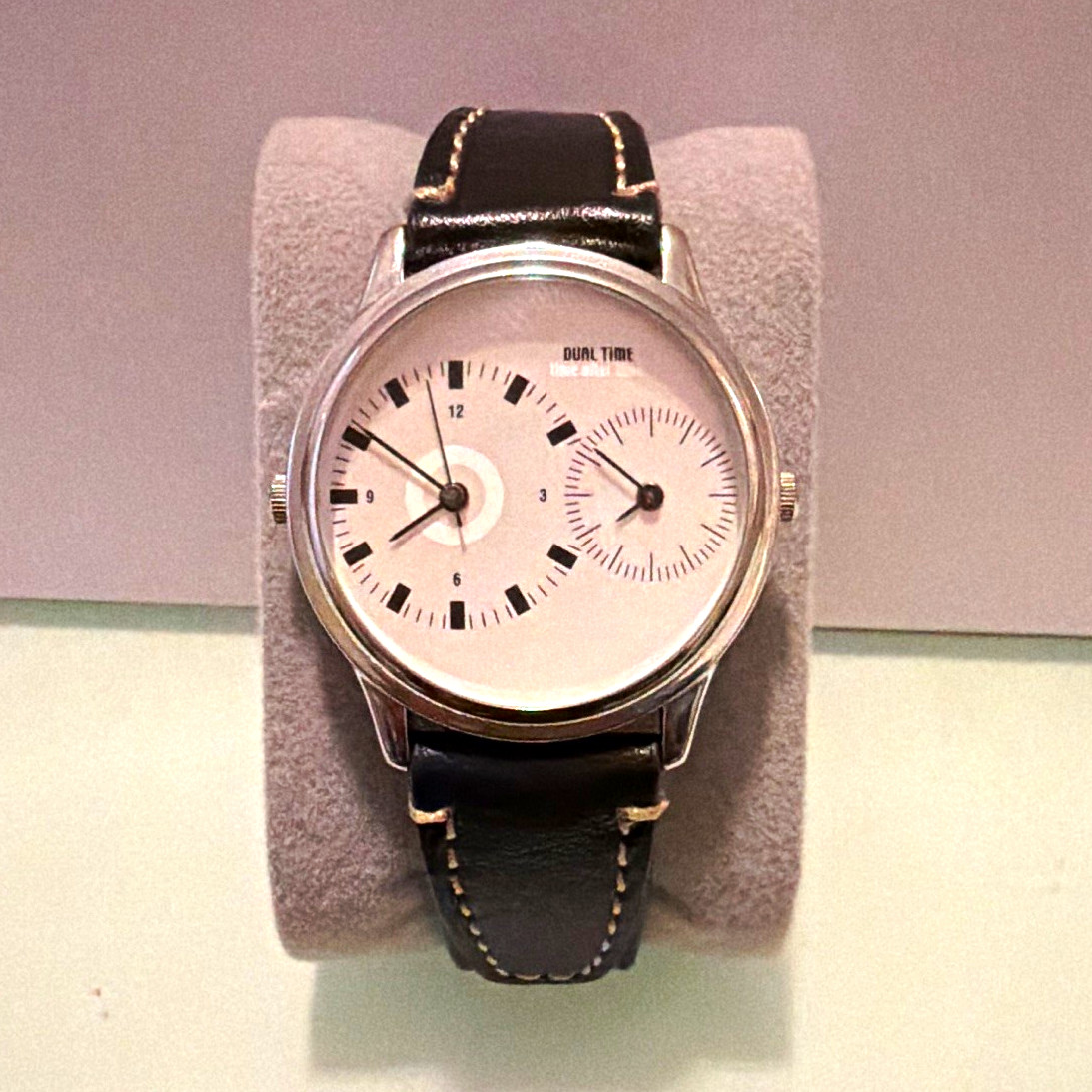 VINTAGE DUAL TIME DON SIMMONS WATCH WHITE SILVER STAINLESS SEIKO LG01UA