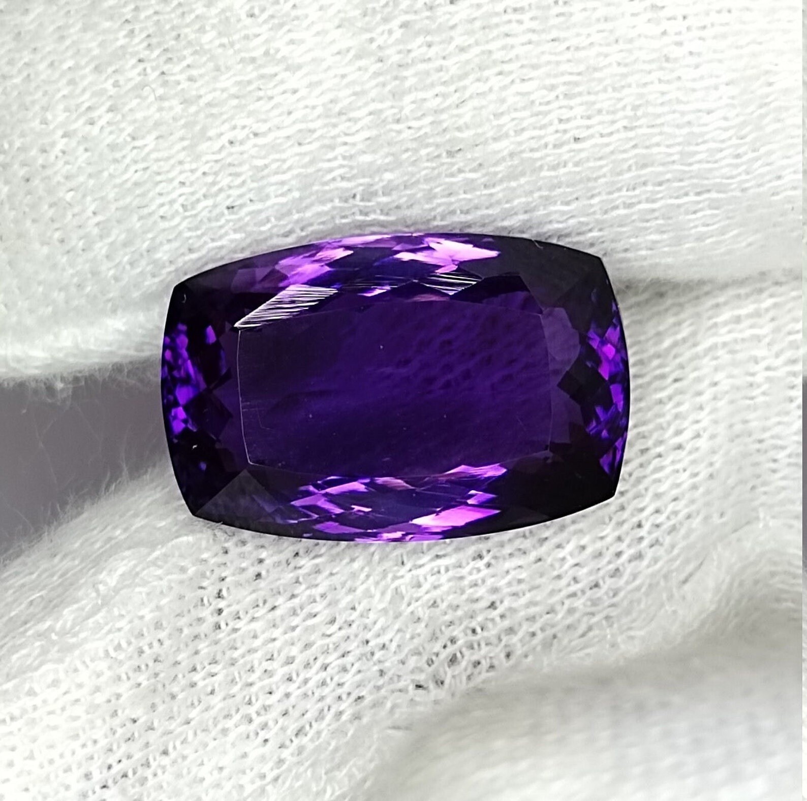 Natural Flawless Purple Sapphire 17.60 Ct Cushion Cut Certified Loose Gemstone