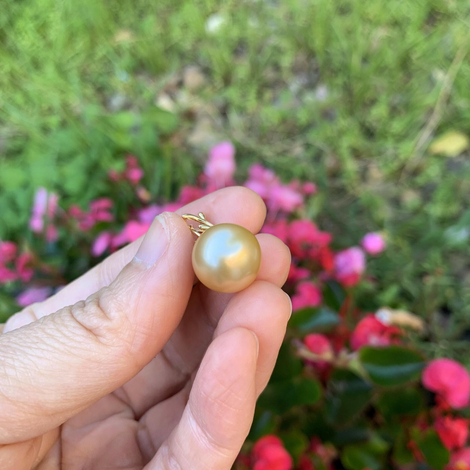 13.2mm High luster Australia Gold seawater Round pearl 18K Gold Pendant KG243