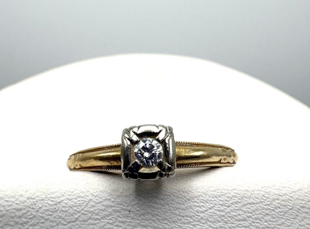 14k Yellow & White Gold Diamond Solitaire Ring 1.8 Grams & Size 6.75 Art Carved