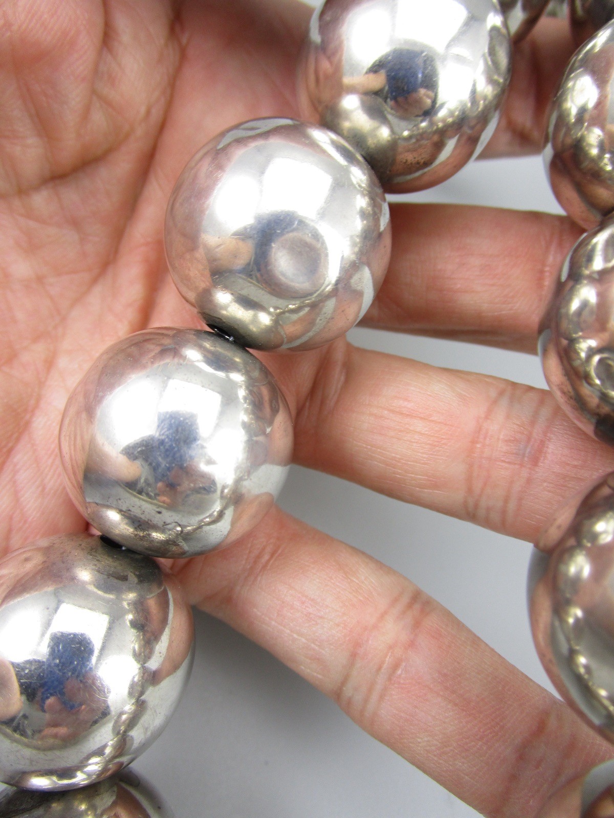 AMAZING 20″ MEXICAN STERLING SILVER 25MM BEAD STATEMENT NECKLACE 108G