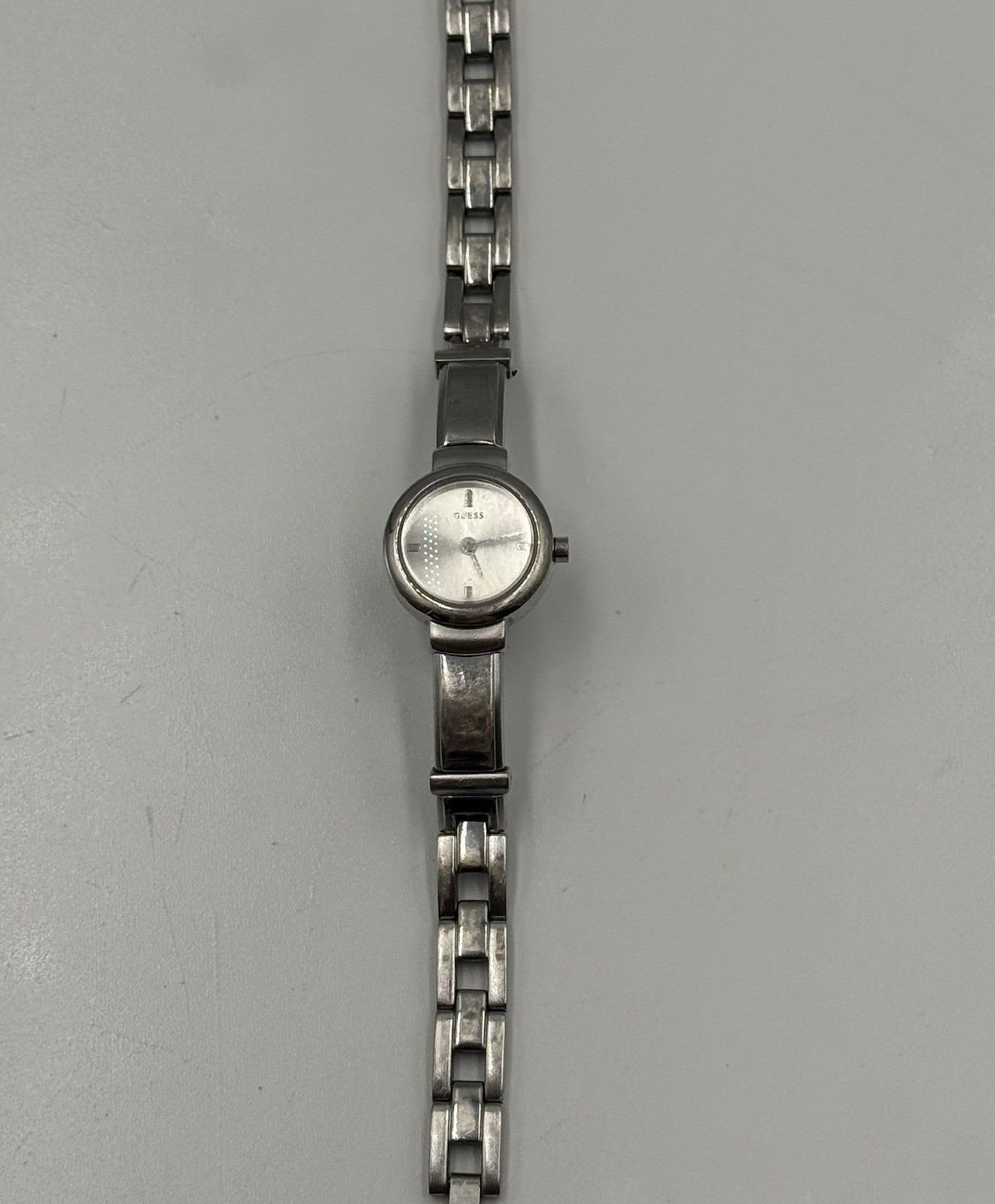 Vintage Guess G66584L Women’s Silver Tone Bracelet Watch Japan Quartz