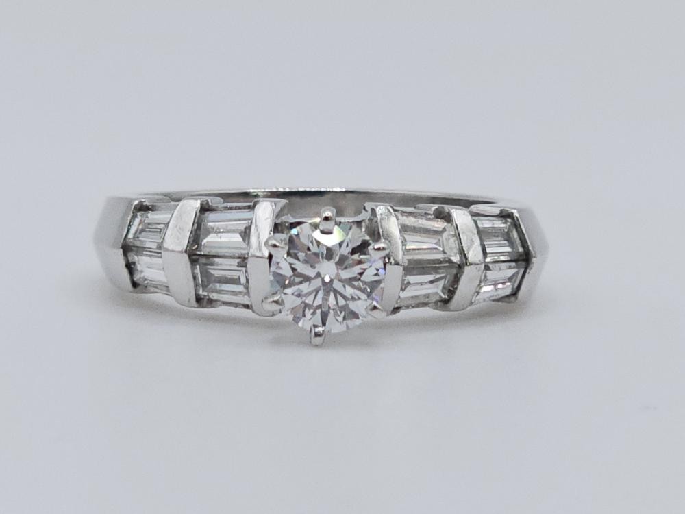 950 Platinum APX 1 1/3 CTW Round Diamond Engagement Ring Sz 7 (ML1077760)