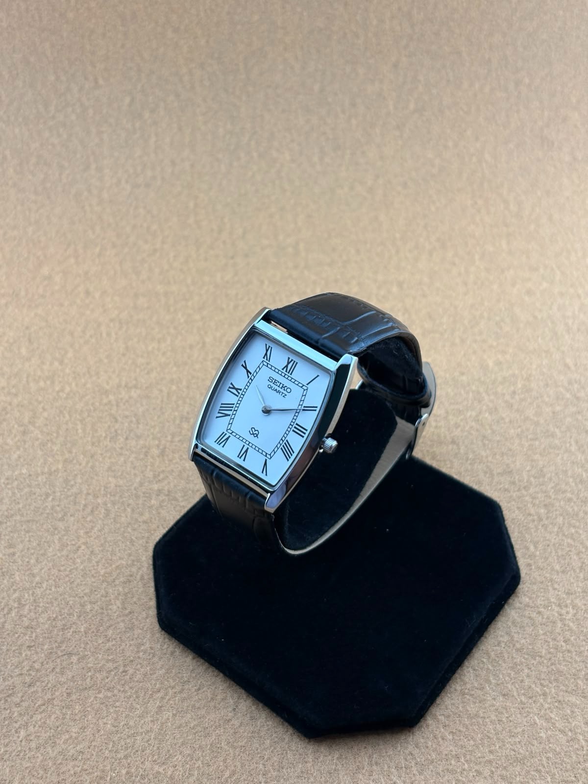 WHITE DIAL Vintage Seiko Slim Tonneau Tank Men’s Wrist Watch