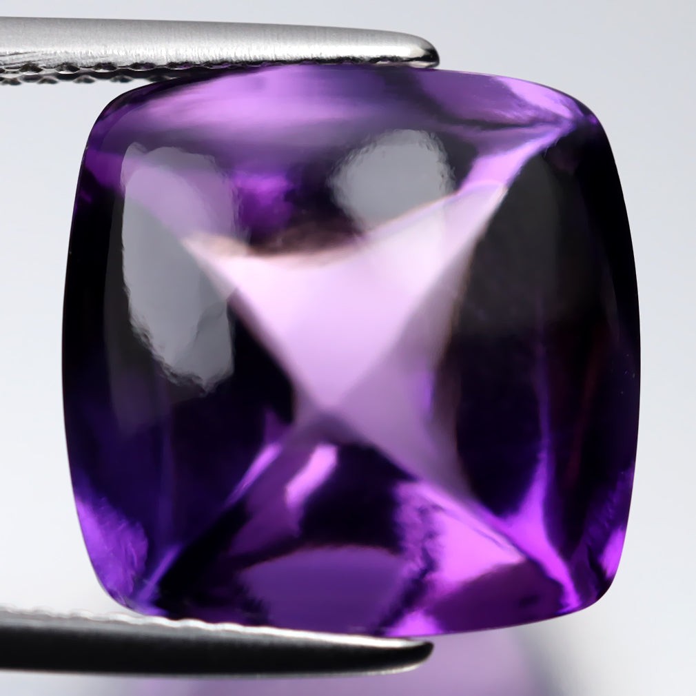 15.56 ct Sugarloaf Cut (14.18 x 14.06 mm) Unheated / Untreated Purple Amethyst