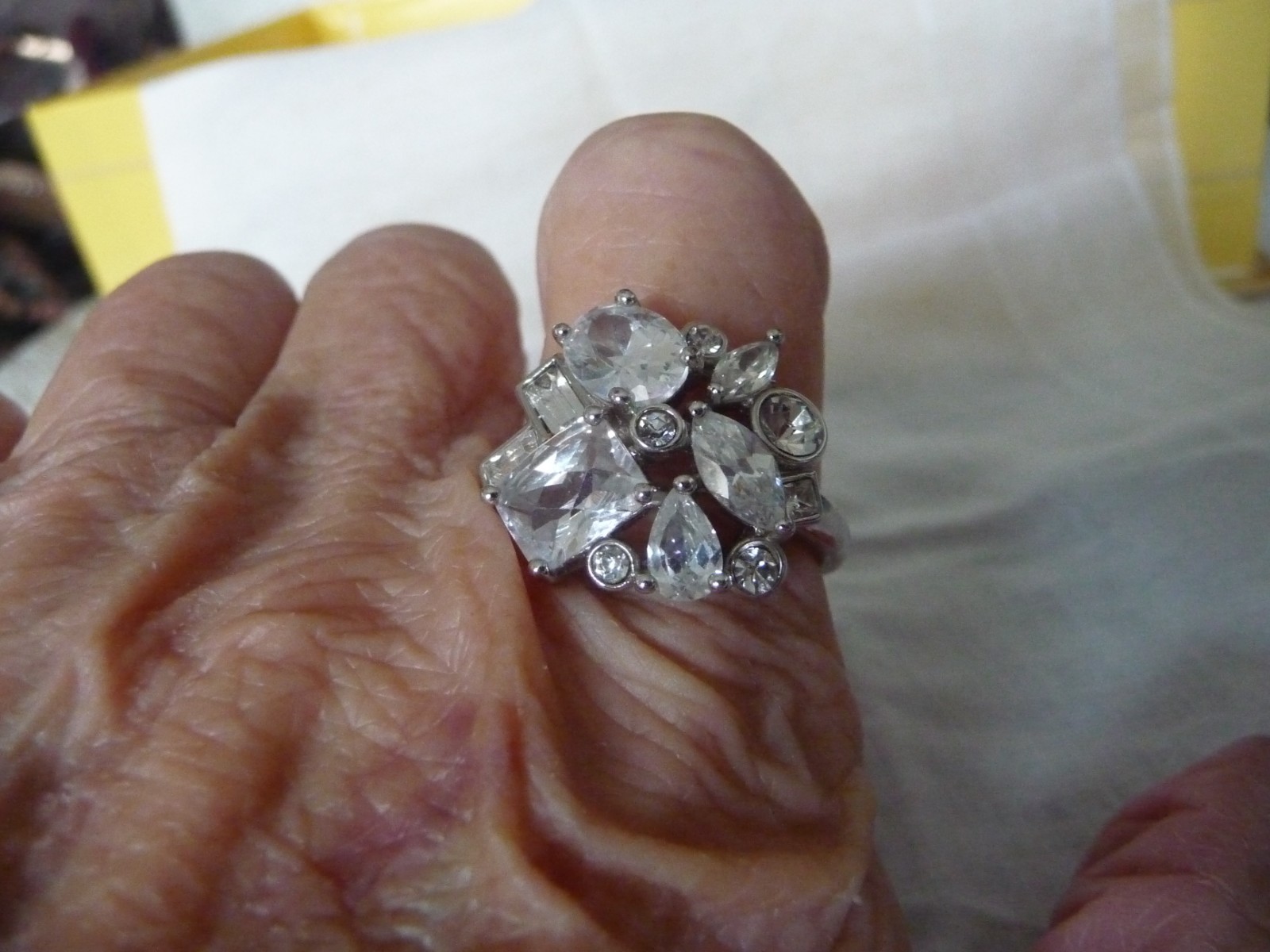 CLUSTER FAUX DIAMOND RHINESTONE MARKED NVC SILVER TONE SZ 11 RING #10/12-Q