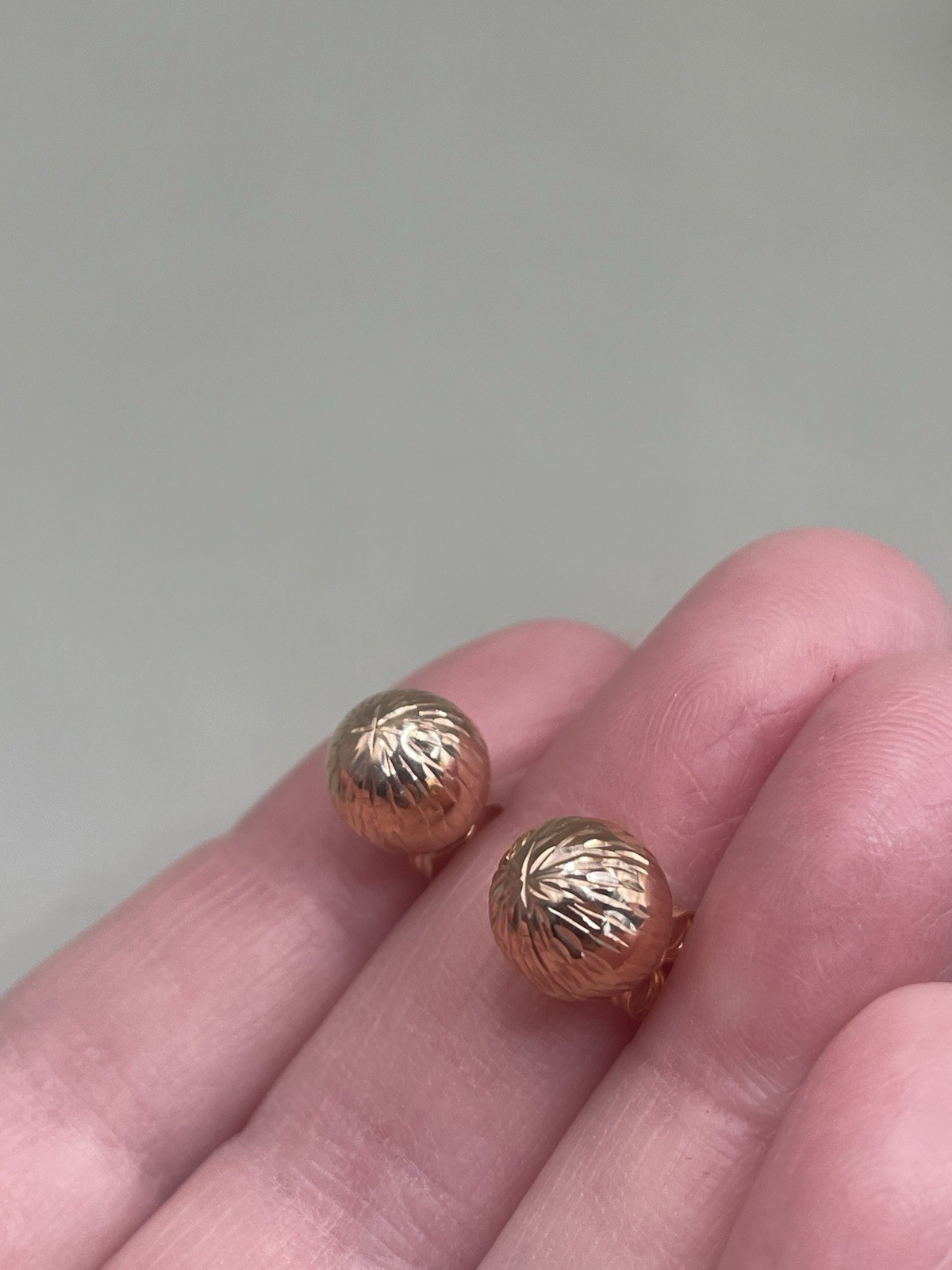 14K Rose Gold Diamond Cut Signed RCI Bolivia 10mm Round Stud Earrings 0.46g Each