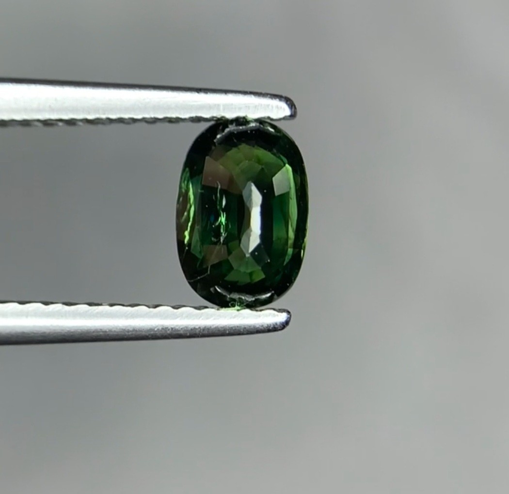 1.06ct Natural Shapire. Oval Polished Gemstone. TS 8