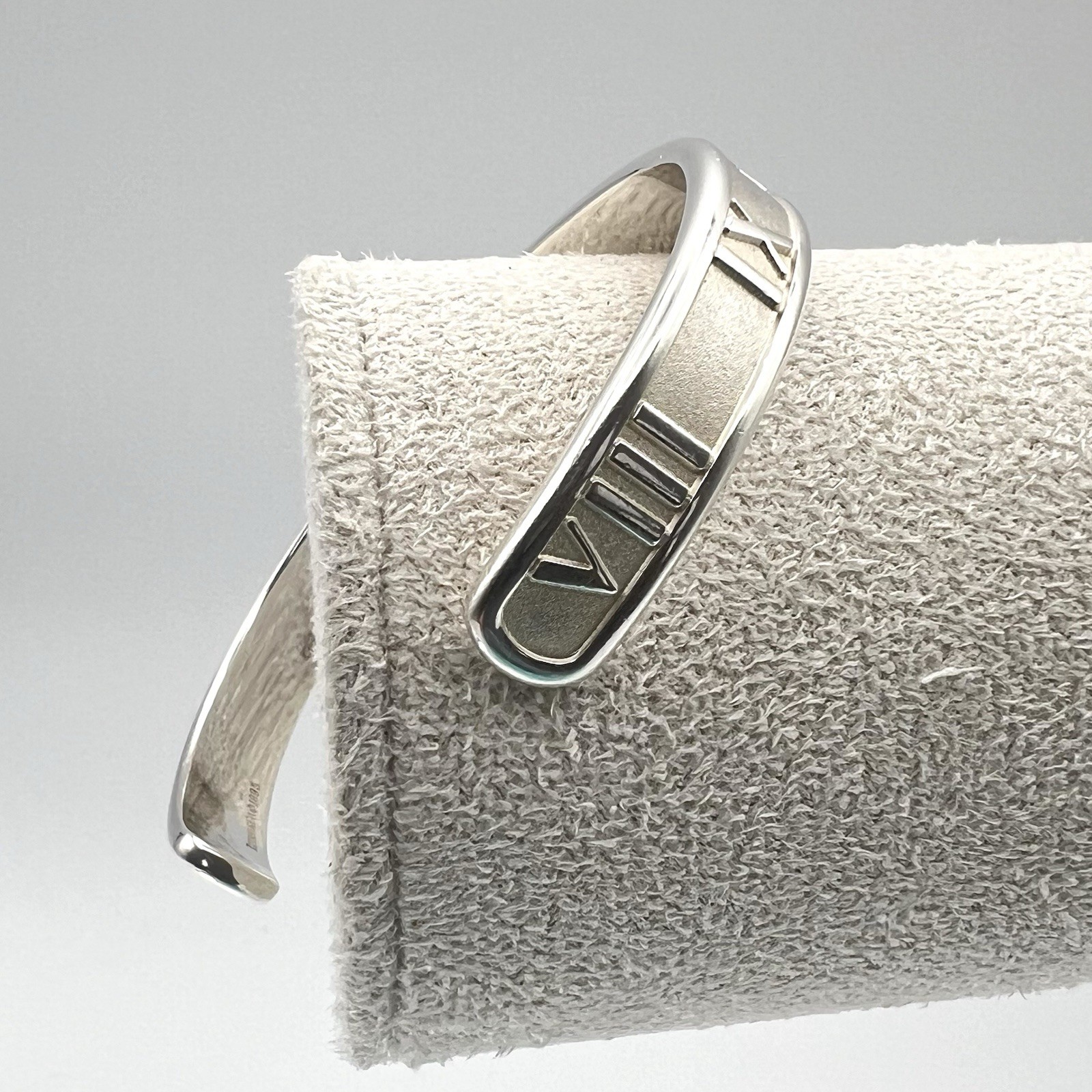 Tiffany & Co Atlas Cuff Bangle 925 Silver 16cm / 6.3in Vintage 1995 Pouch Box