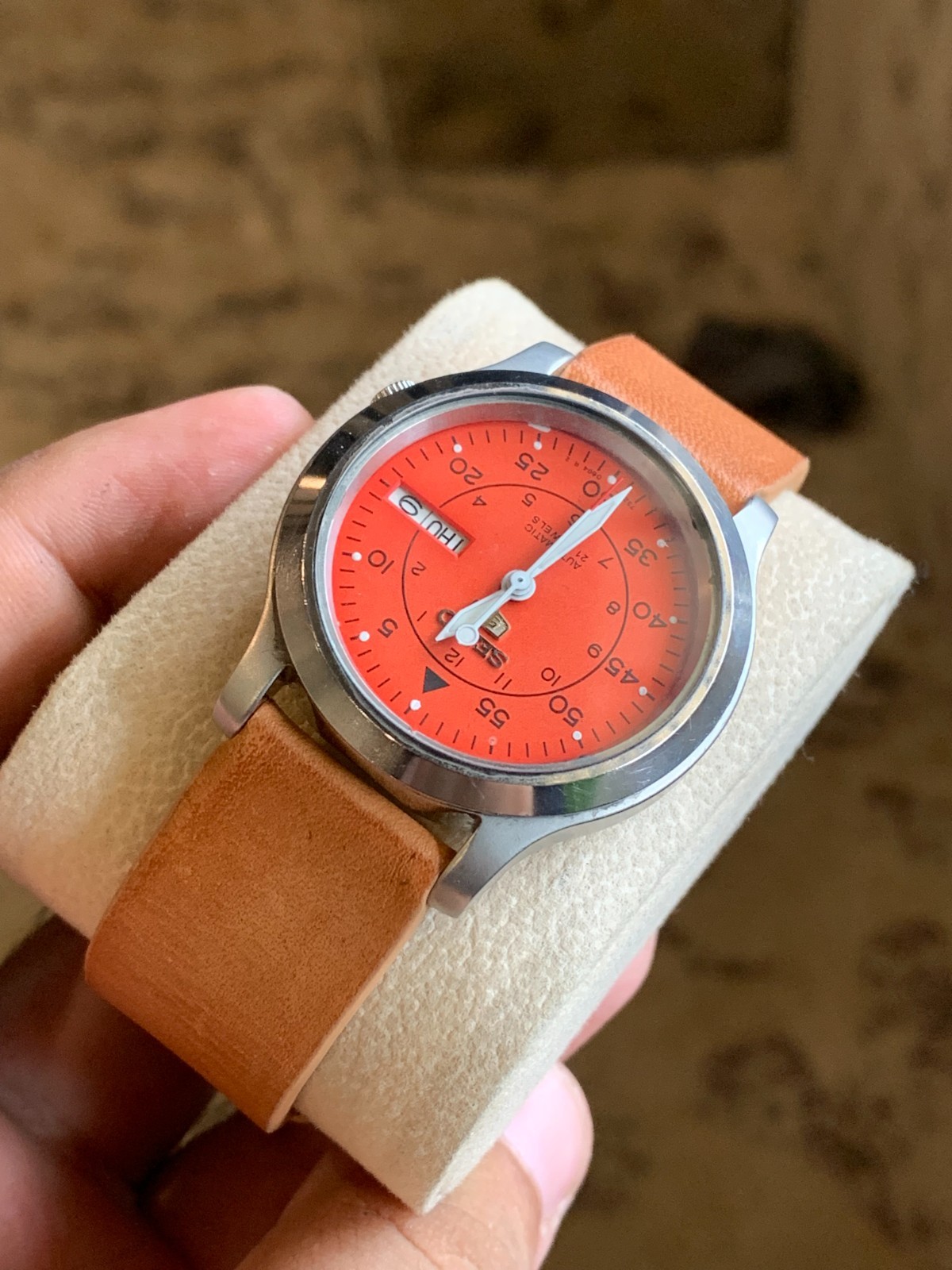 Vintage Seiko 5 Orange Military Dial Day/Date Men’s Wrist watch