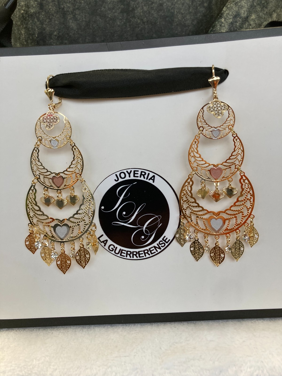 Aretes de oro laminado para mujer