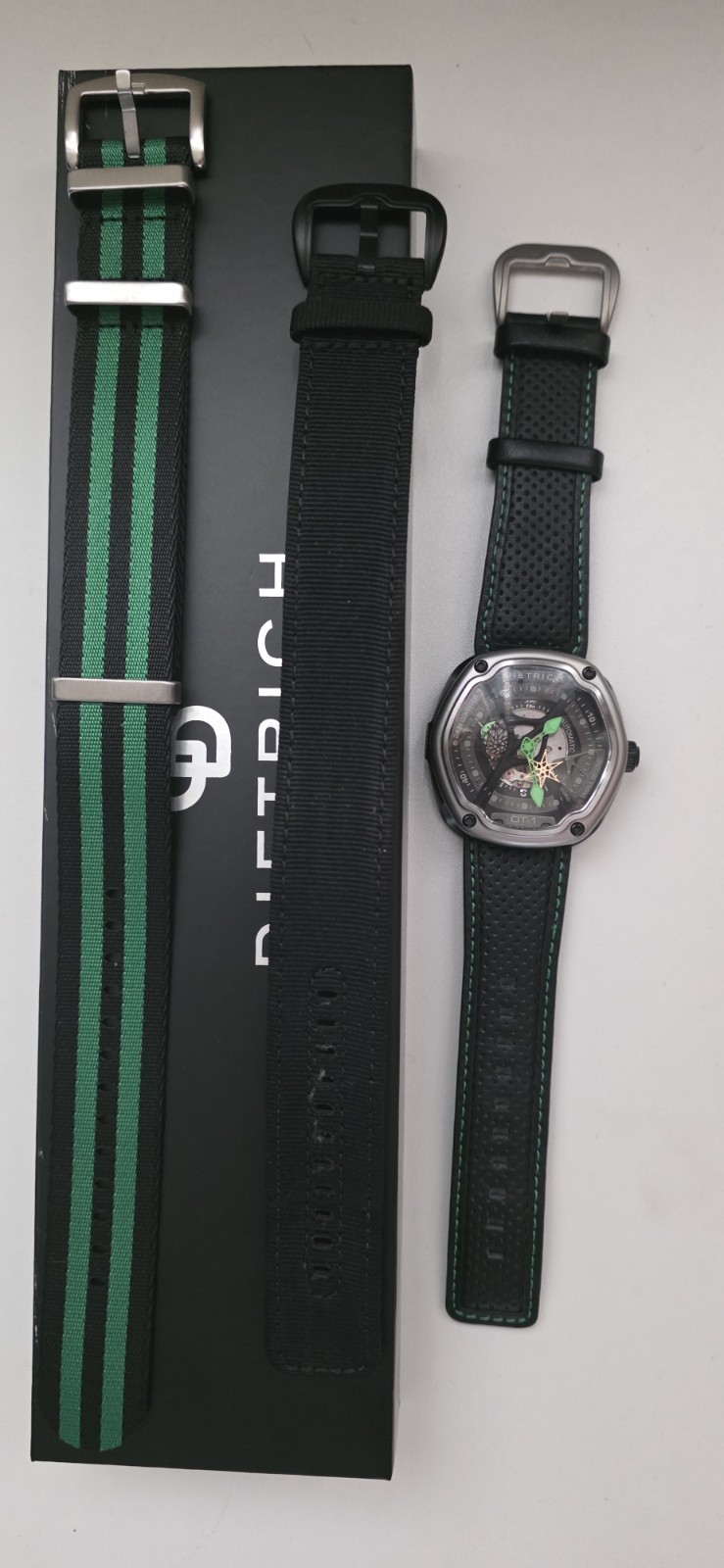 NEW / UNWORN Dietrich OT-1 Organic Time – 1st Gen Slim Box – 3 Straps