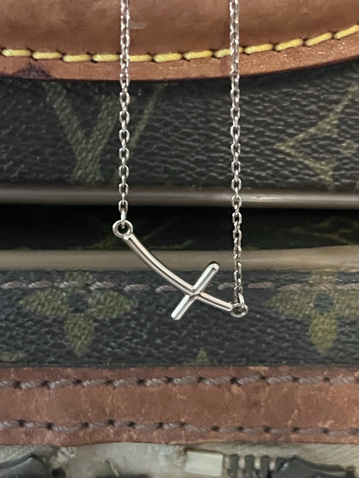 Beautiful 18.5” Rose Gold Side Ways Cross 10K 3.6 grams