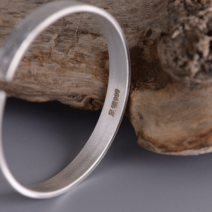 I05 Bangle Stylized Flowers Fine Silver Silver 999