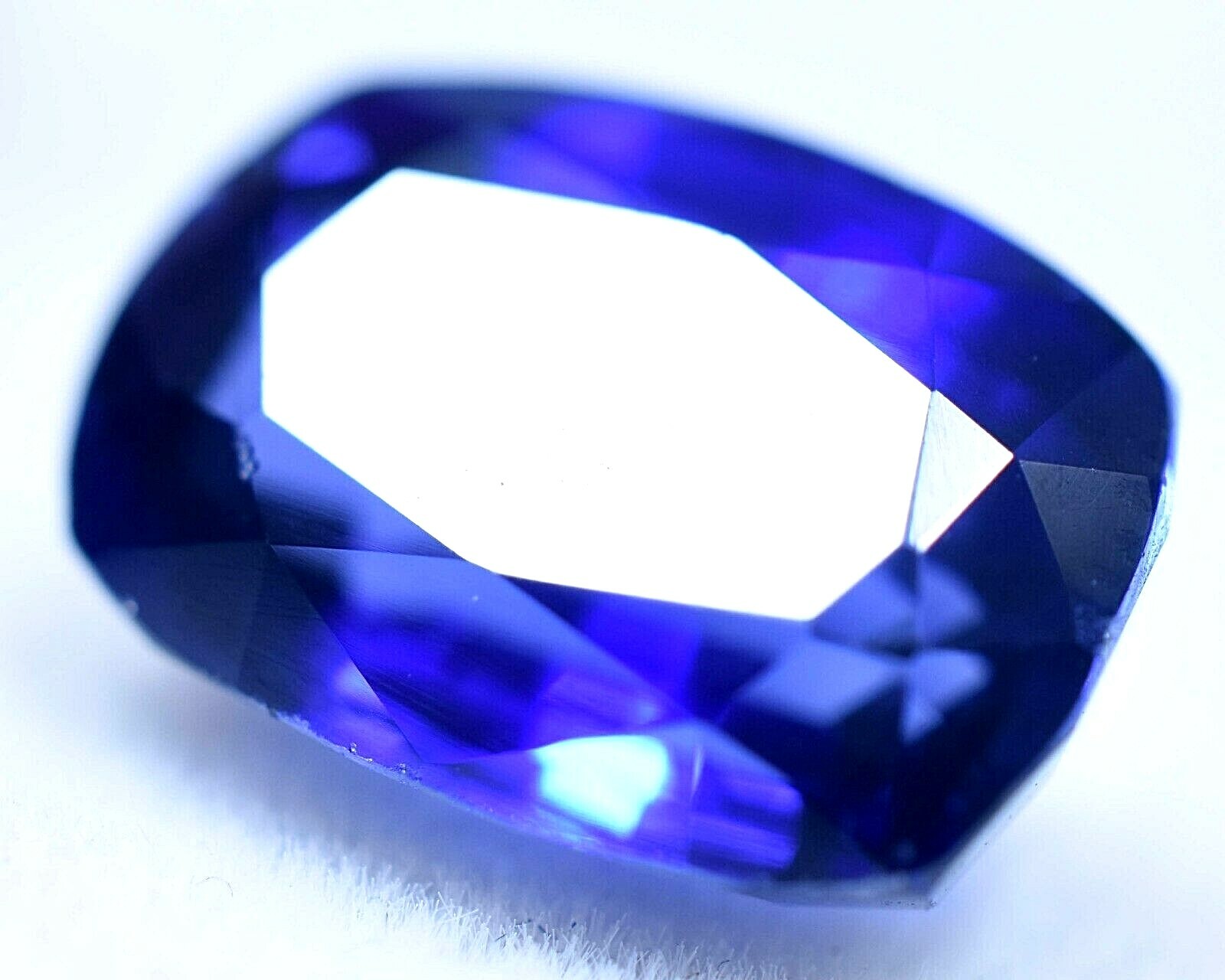 5.40 CTNatural california Benitoite GGL Certified Top Quality Treated Gem