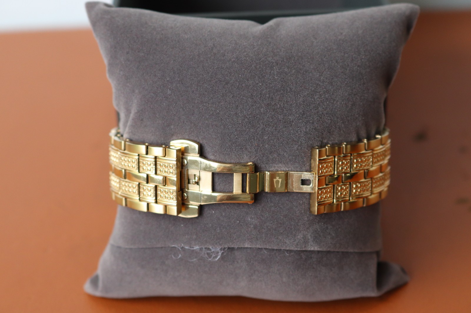 Bulova Octava Automatic Gold Tone Stainless St. Crystal Accent Men Watch 98A292