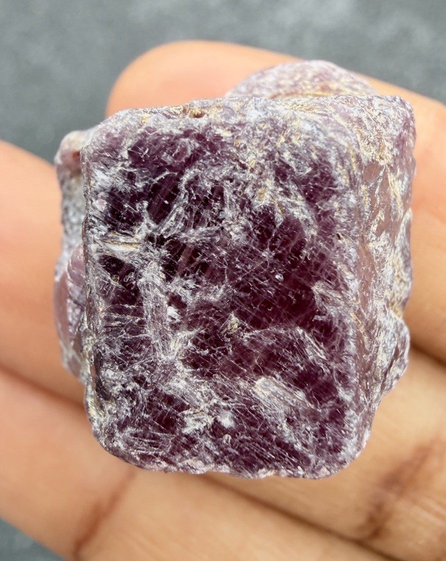 105 Ct Natural Sapphire Corundum