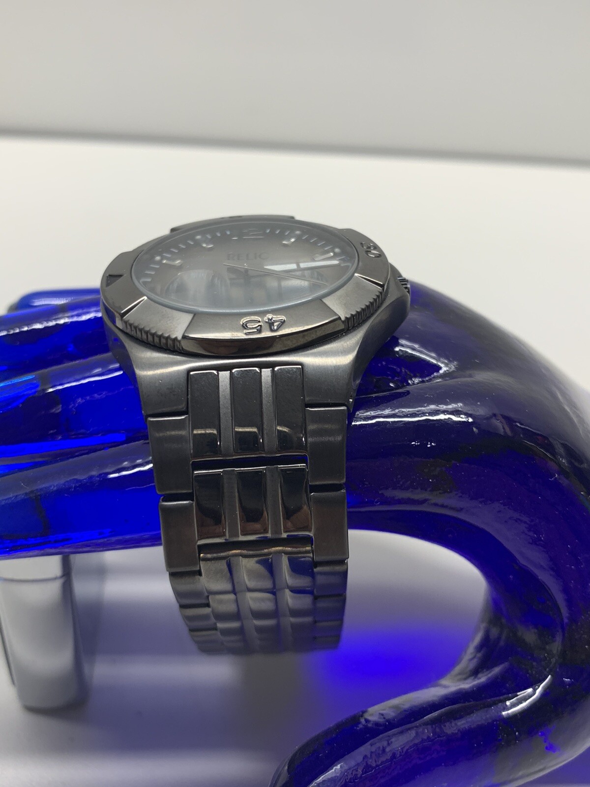 Relic Wet Mens Watch 165 Feet 50 Meters