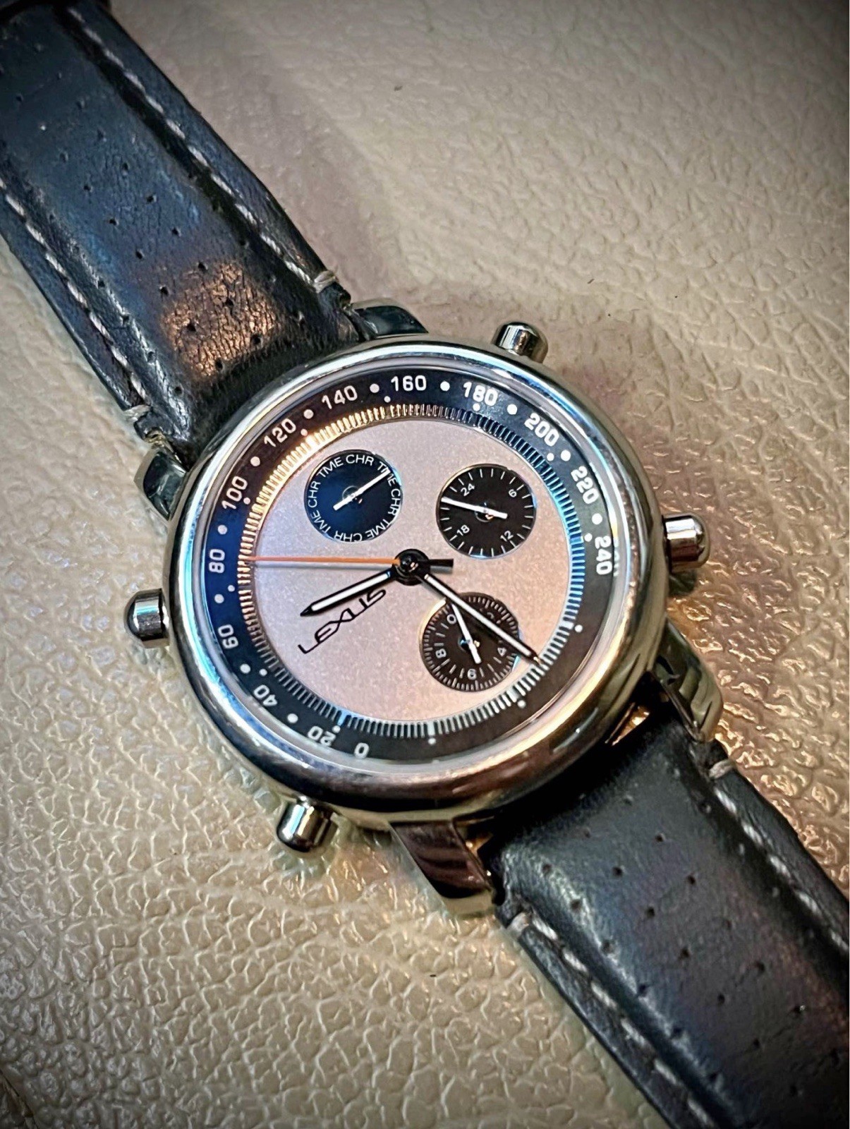 Lexus IS300 watch Limited Edition Tested and Working RARE