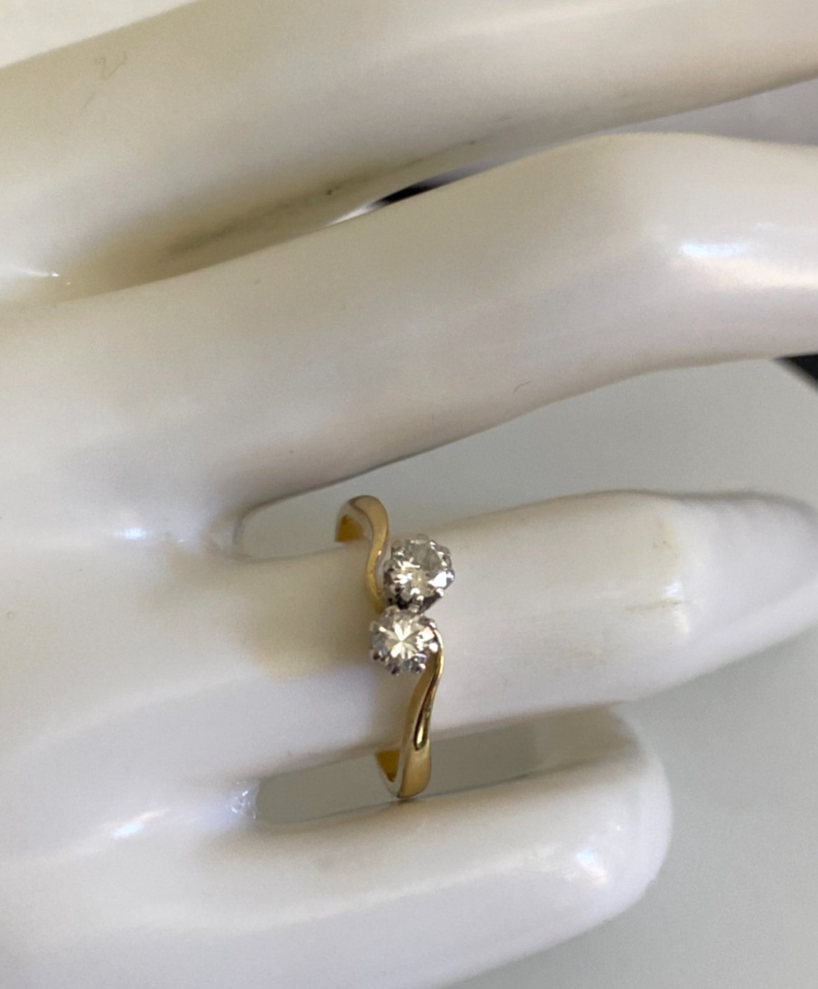 18K Yellow Gold & 0.35CT Diamond Ring Size M 1/2 (US 6.5) Vintage Jewellery