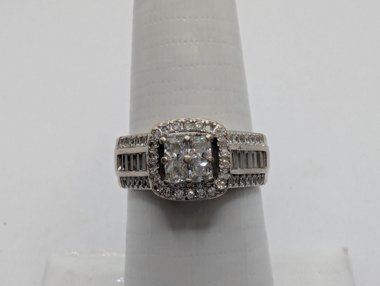 Fuzion Creations Sterling Silver 925 Lab Grown White Sapphire Ring Size 6.75