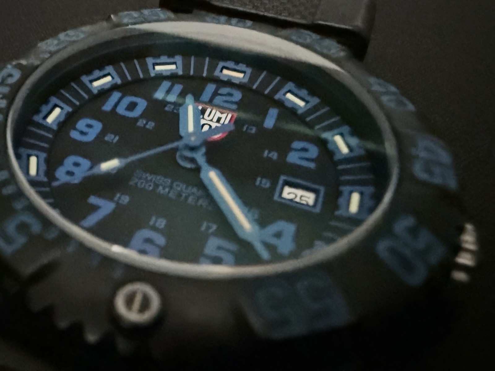Luminox 3050 Swiss Made 200m Quartz Men’s Diver Watch Date Black/Blue w/ Box