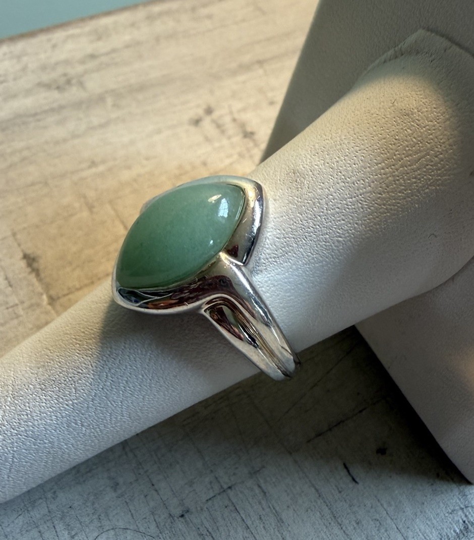 Ring Sterling Sterling Green Aventurine Marquise Shape Size 8 Bezel Set 6.3 Gram