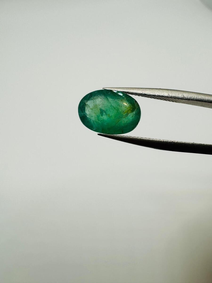 Beautiful Natural Green Emerald 2.785 ct mixed cut grade 10.92×7.63×4.76 mm