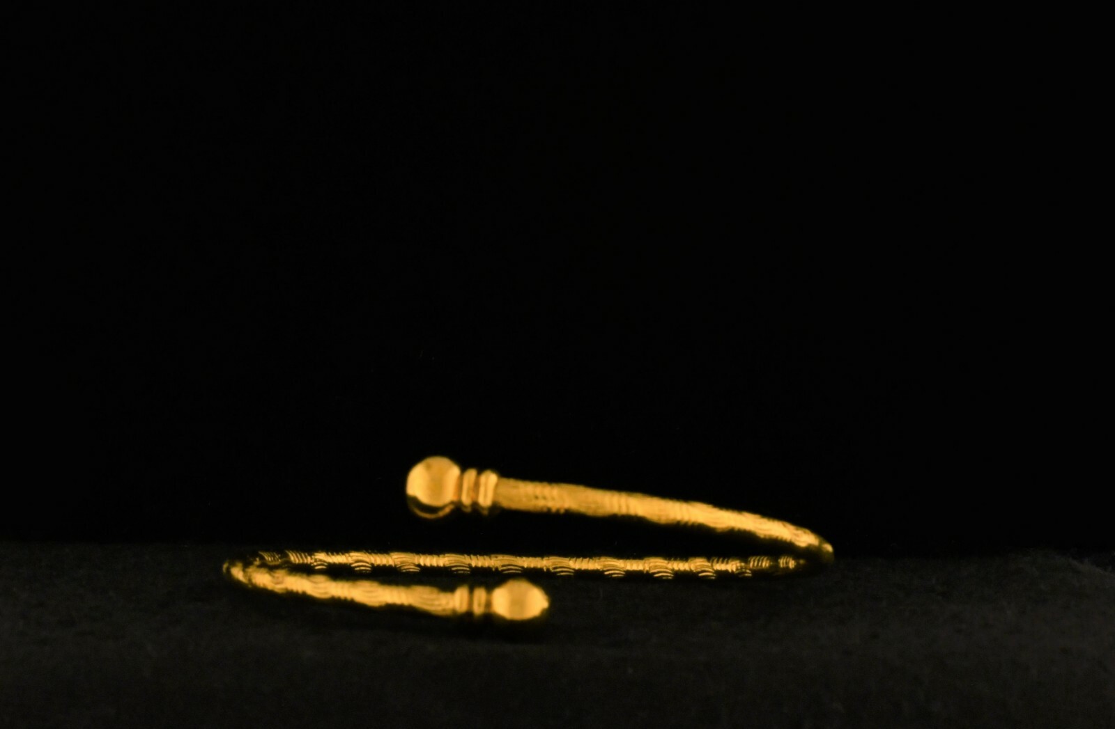 14K Gold Twisted High Polished Ball Cuff Bangle