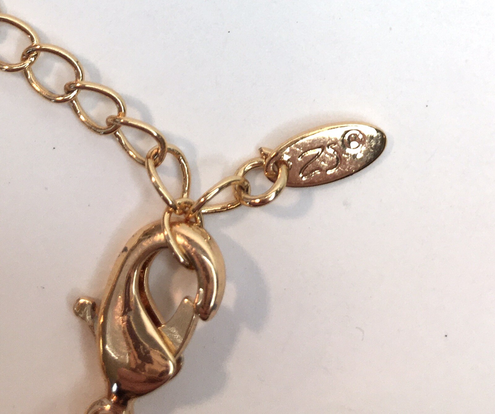 Gold Tone Chunky Curb Link Bracelet Signed But Can’t Identify 8″ + 2″ Extender