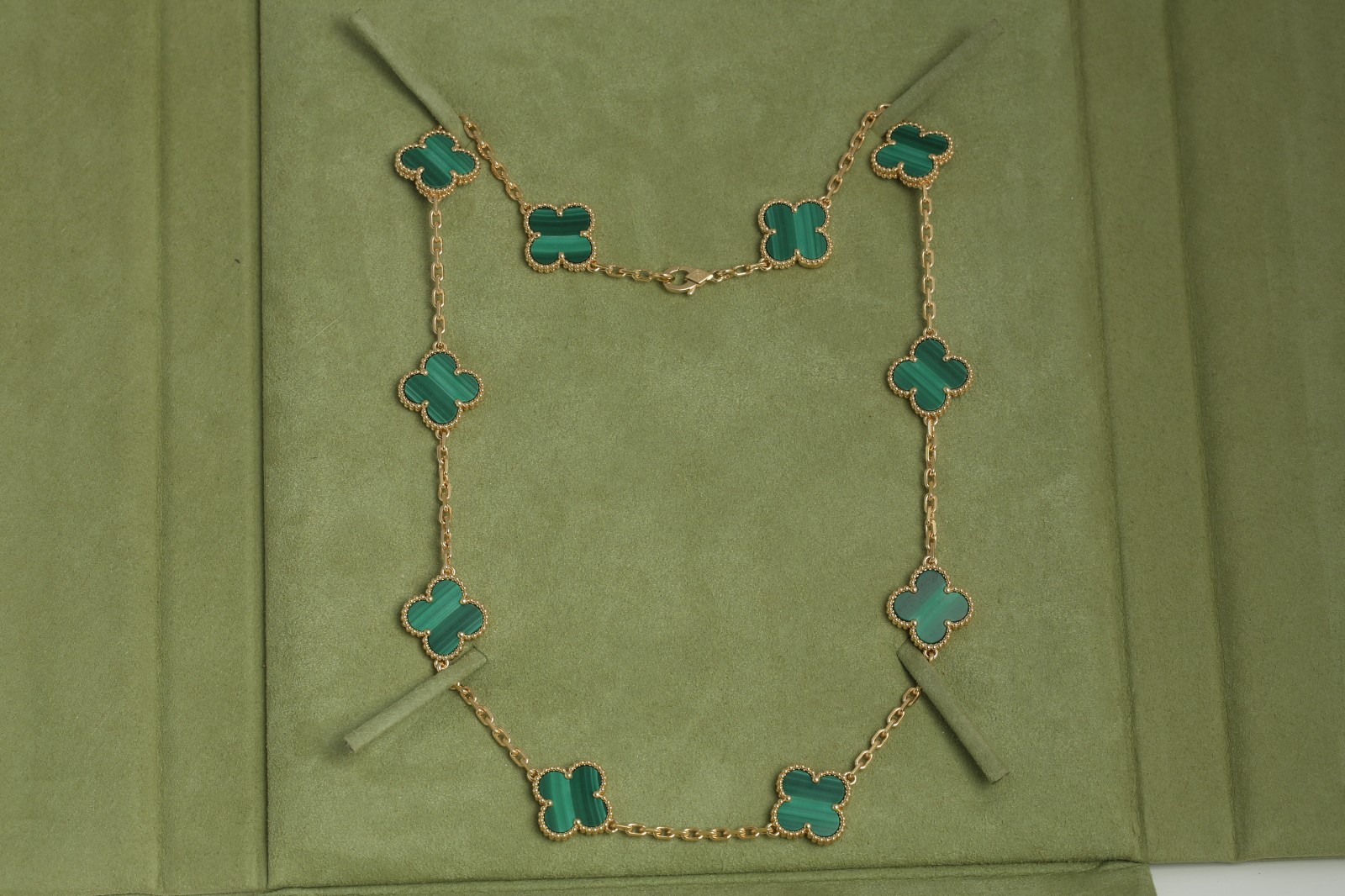 Van Cleef Arpels Malachite 10 Motif Vintage Alhambra 18k Gold Necklace 17″ POUCH