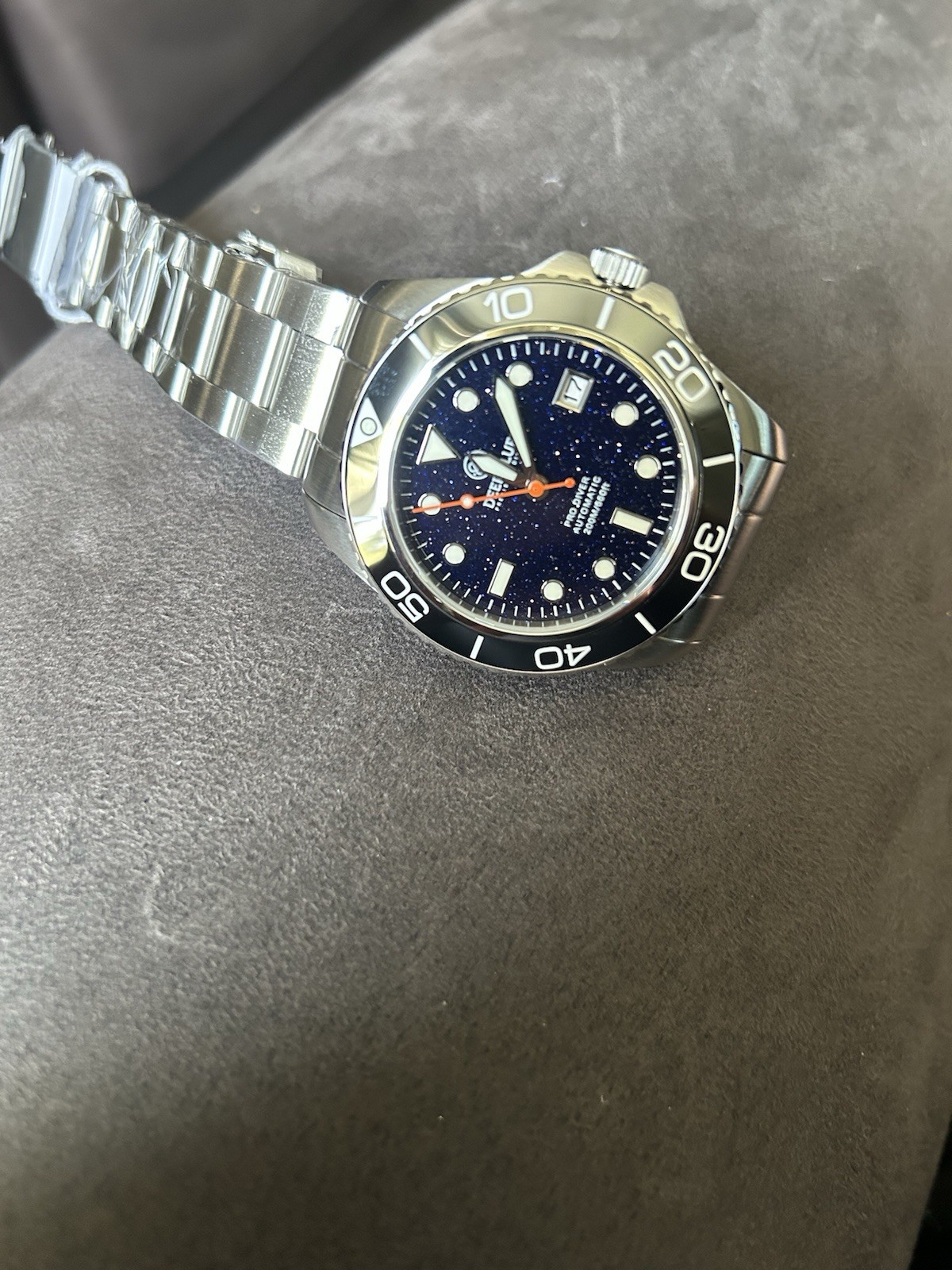Deep Blue PRO DIVER 200 42.5MM AUTO DIVE WATCH- BLUE SANDSTONE DIAL