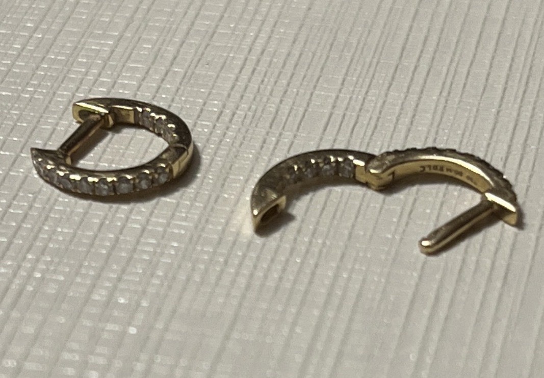Rosa de La Cruz • 18k Yellow Gold • Huggie Earrings • 26 white diamonds 0.11 ct