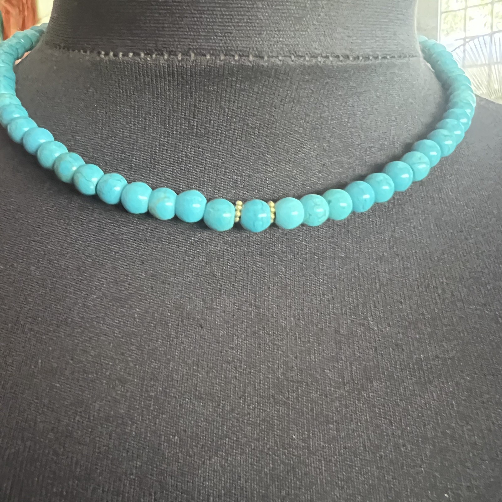 Faux turquoise round beaded choker neckalce adjustable gold tone clasp 16″