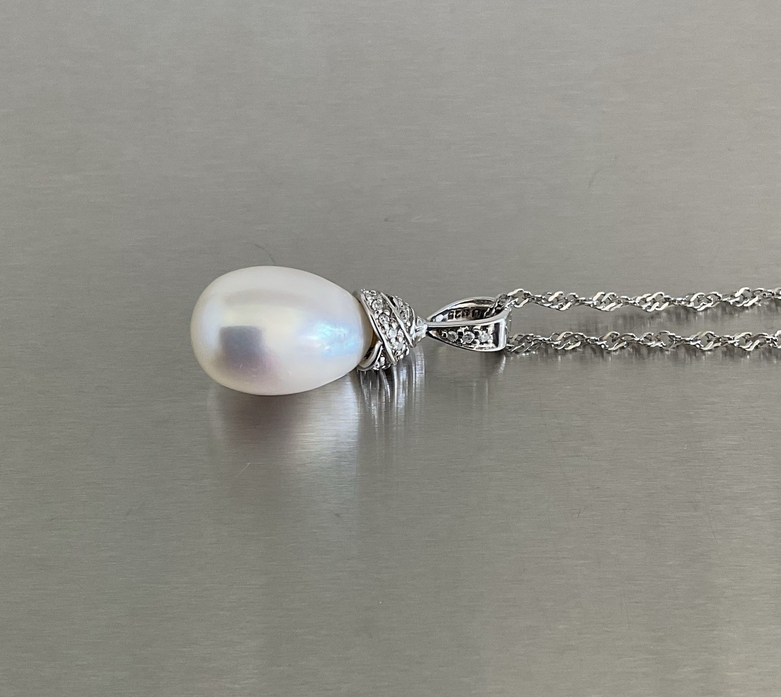Genuine Pearl with 28 Diamond Accents Pendant Necklace 925 Sterling Silver 17″
