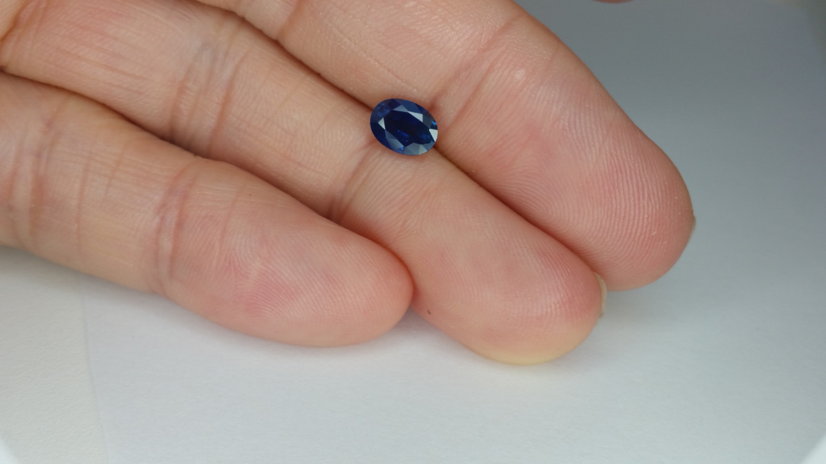 Sapphire Extraordinary GIA Certified 1.03ct 7x5mm Oval
