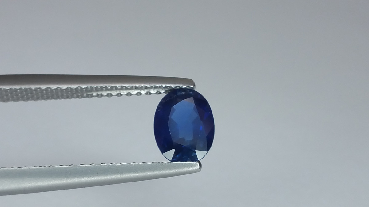 Sapphire Extraordinary GIA Certified 1.03ct 7x5mm Oval