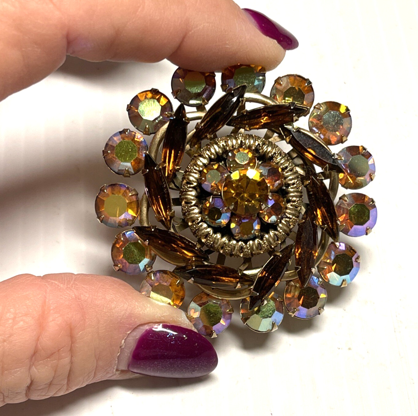 Vintage Brown Aurora Borealis Crystal Birds Nest Pin Brooch 2”