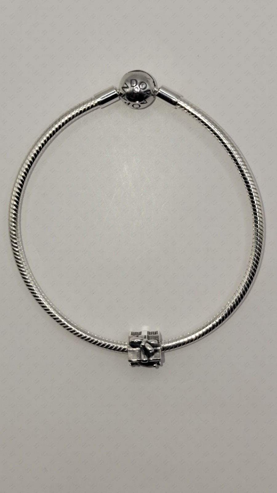 Authentic Pandora Moments 7.9″ (20cm) Bracelet & Sparkling Gift Box Charm w/Box