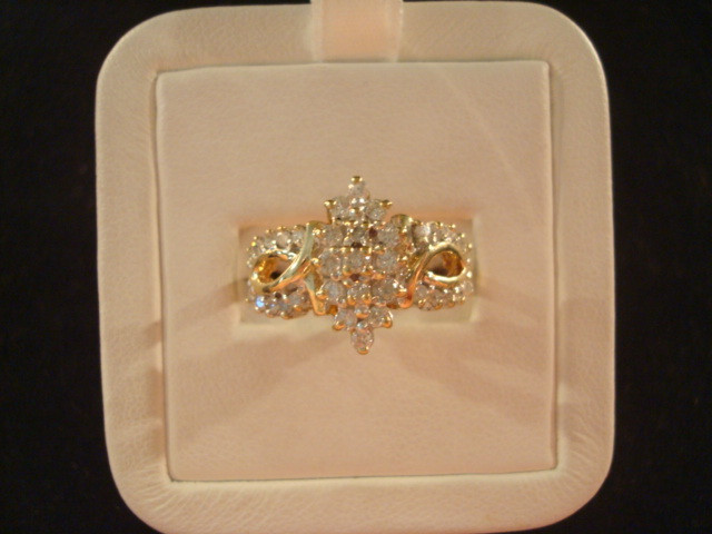 10K yg Diamond Cluster Ring – 3.6 Grams – Sz. 6.75 – .60cttw. Approximate (#S8VC