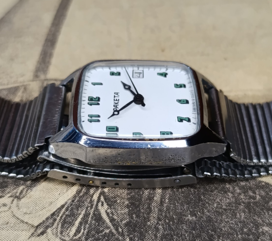 Nice collectiable Soviet Vintage Raketa Original USSR watch 2614.H 18j early 80s