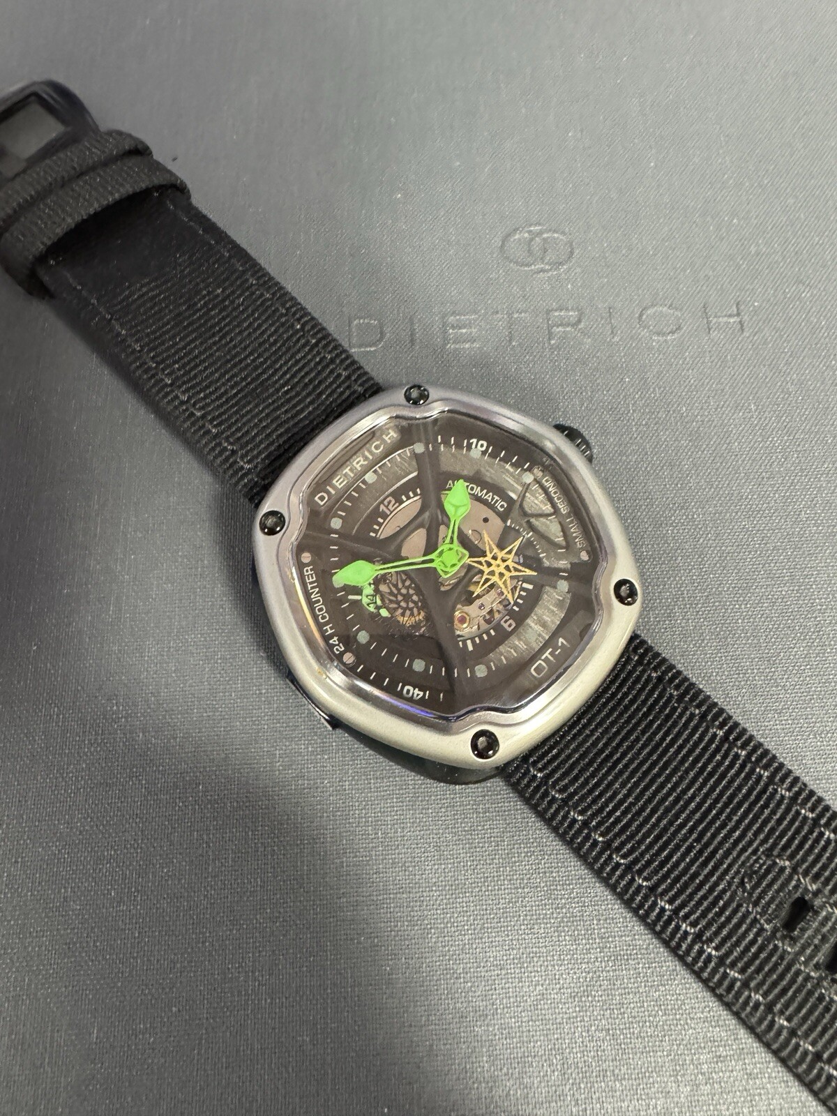 47mm Dietrich OT-1 Organic Time Men’s Automatic Wristwatch 82S7 Steel