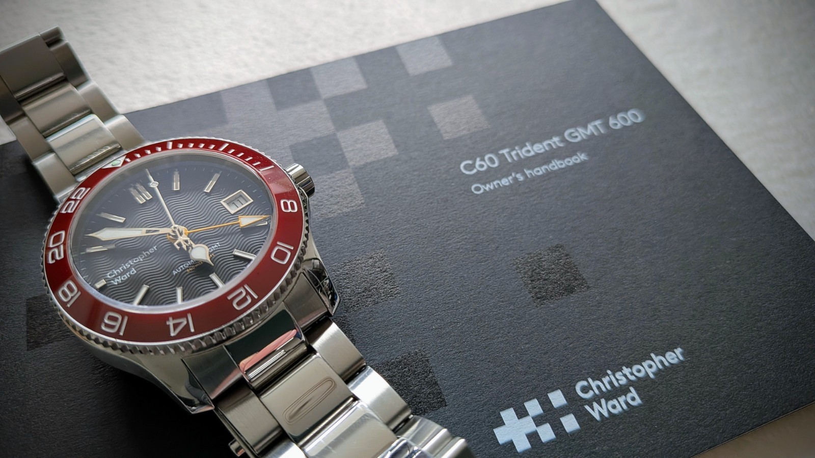 Christopher Ward C60 Trident Pro 600 GMT_Automatic_38mm_Red Bezel_Box and Papers