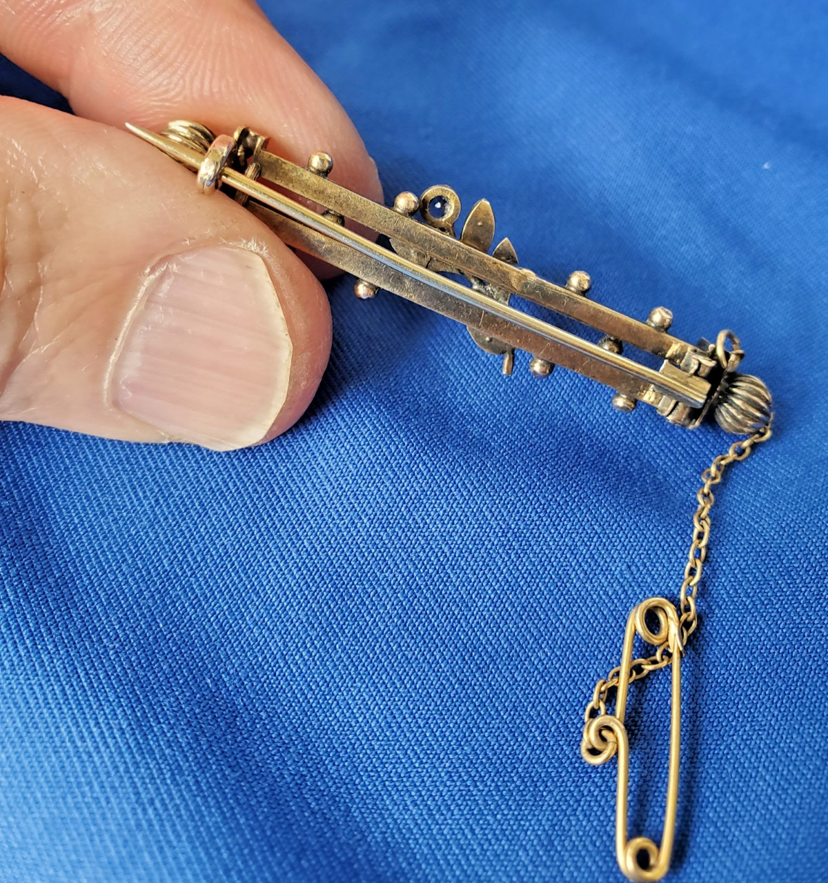 Original VICTORIAN SAPPHIRE PEARL Deco BROOCH 9K GOLD 4.2 GRAMS 2″ INCH Vintage