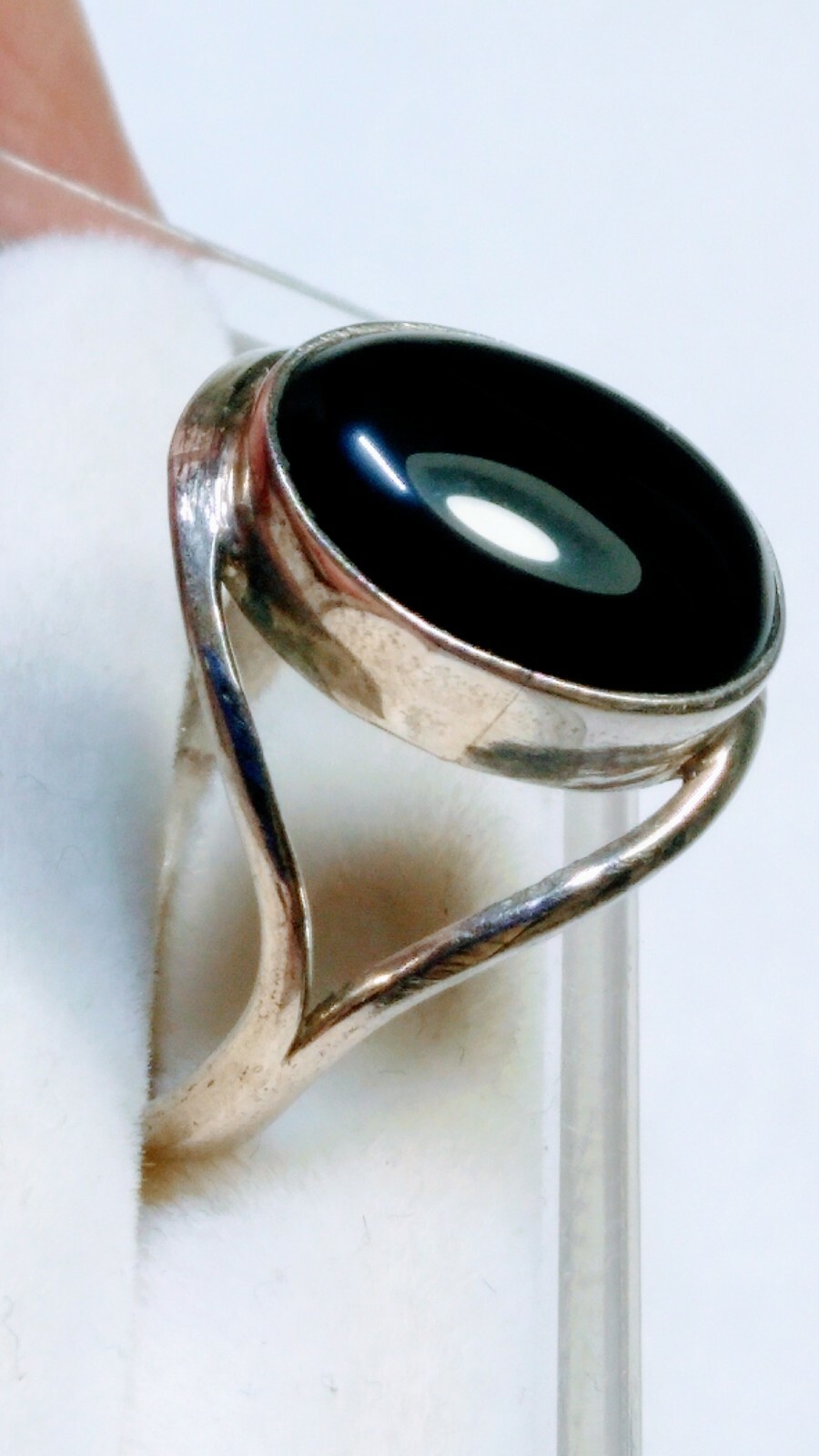 APPEALING STERLING SILVER .925 WITH BLACK ONYX RING IN SIZE 8.75-9.0!
