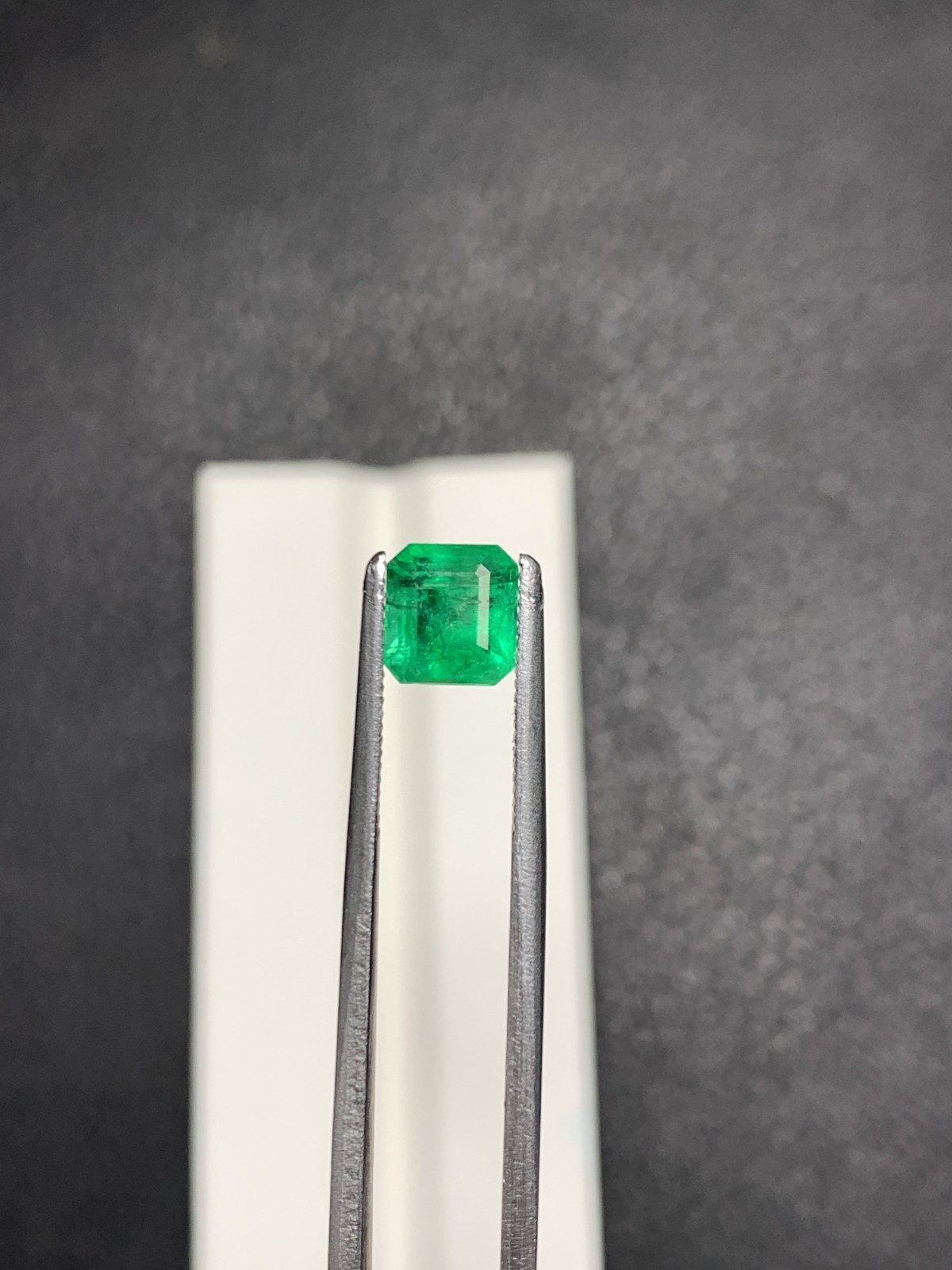 1.60 Ct Natural Swat Emerald – Vivid Green Loose Gemstone from Pakistan