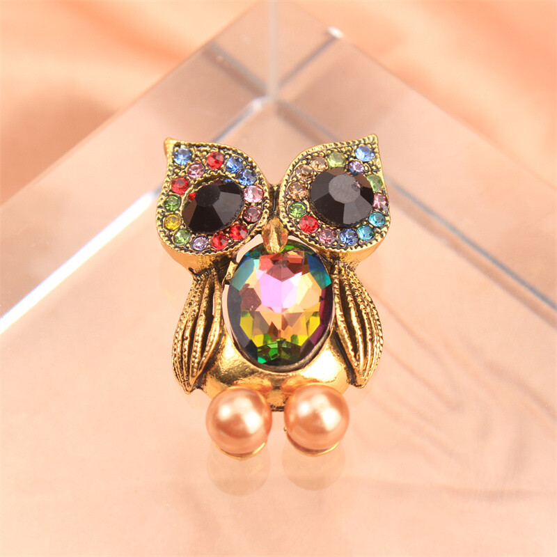 Luxury Elegant Rhinestone Owl Brooch Pin – Novelty Quirky Retro Accessory