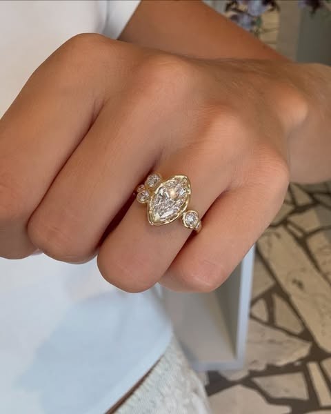 Unique & Modern 3.18ct Marquise Cut Lab Grown Diamond Ring Solid 18K Yellow Gold