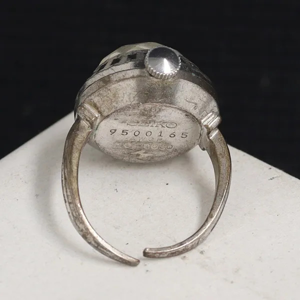 Working Seiko 10-0630 Manual Winding Silver Dial 17 Jewels Cut Glass Ladies Ring